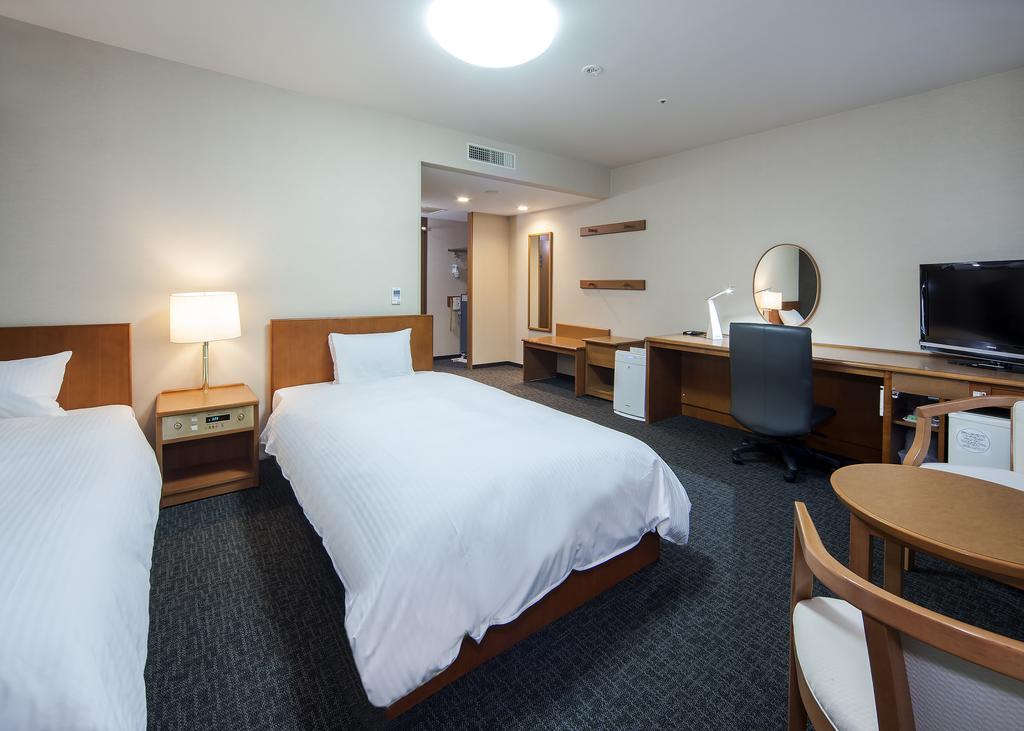 Daiwa Roynet Hotel Тояма Номер фото